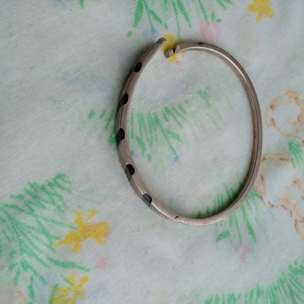 Vintage Silver Onyx Hinge Bracelet - Picture 7 of 12